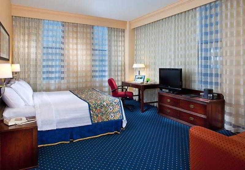 Courtyard By Marriott New Orleans Downtown Near The French Quarter Hotel Room photo