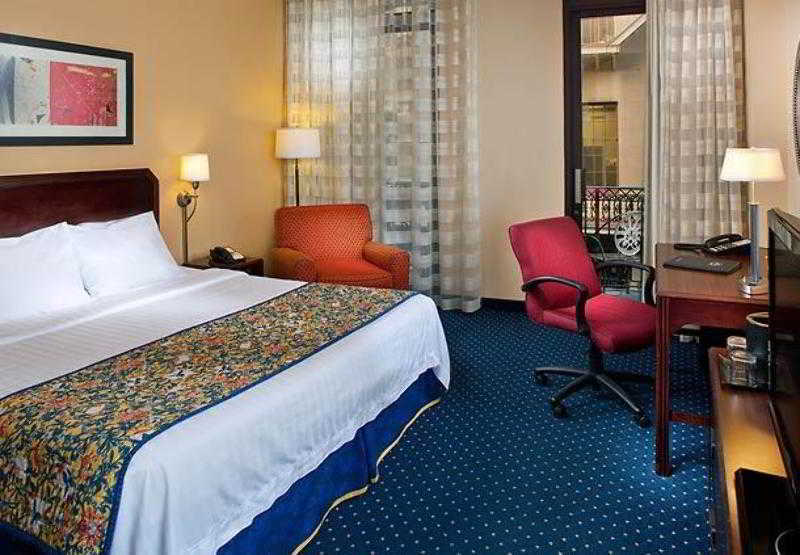 Courtyard By Marriott New Orleans Downtown Near The French Quarter Hotel Room photo