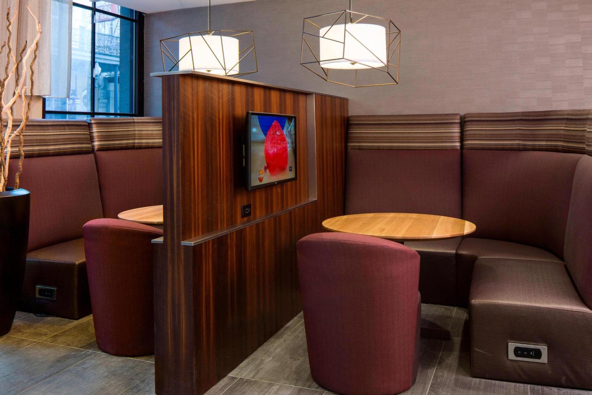 Courtyard By Marriott New Orleans Downtown Near The French Quarter Hotel Exterior photo