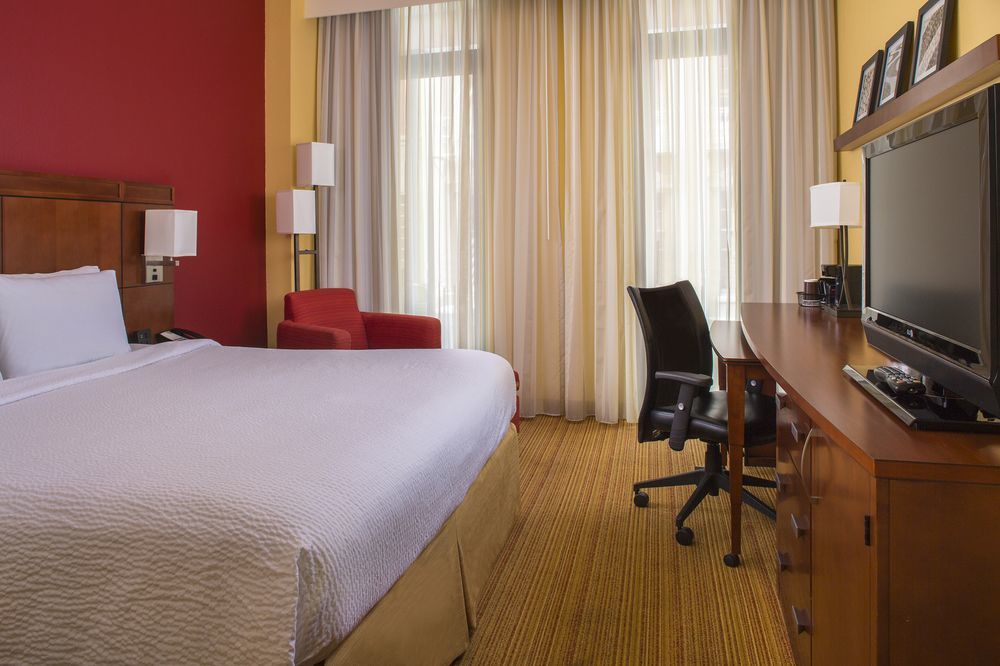 Courtyard By Marriott New Orleans Downtown Near The French Quarter Hotel Exterior photo